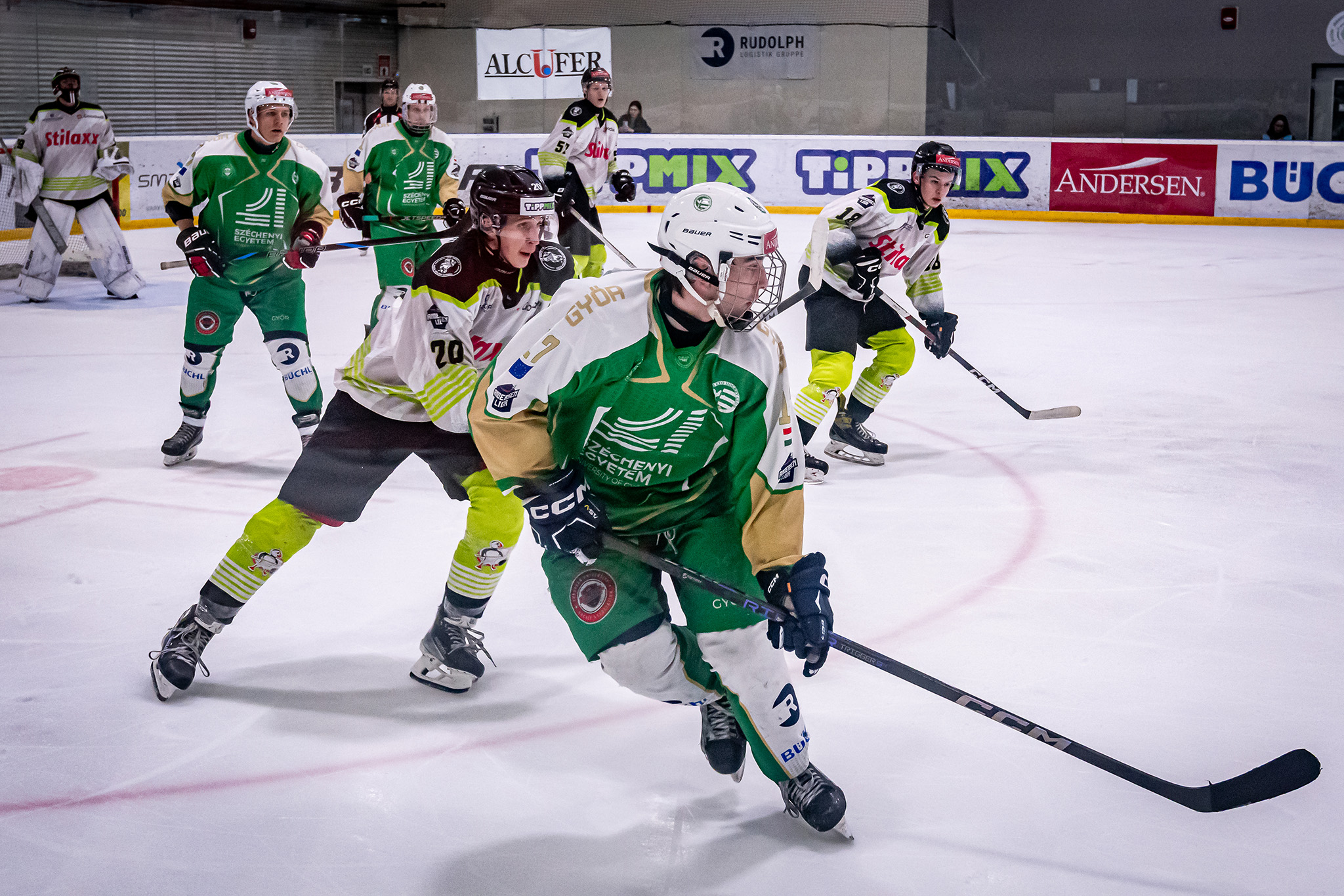 The clash between Uni Győr ETO HC and Szeged on 18 April brought tremendous excitement. Ultimately, Győr secured the championship title two days later (Photos: András Adorján) The clash between Uni Győr ETO HC and Szeged on 18 April brought tremendous excitement. Ultimately, Győr secured the championship title two days later (Photos: András Adorján)